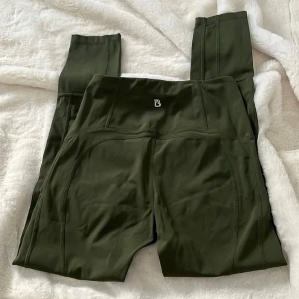 BuffBunny high waisted legacy pocket leggings